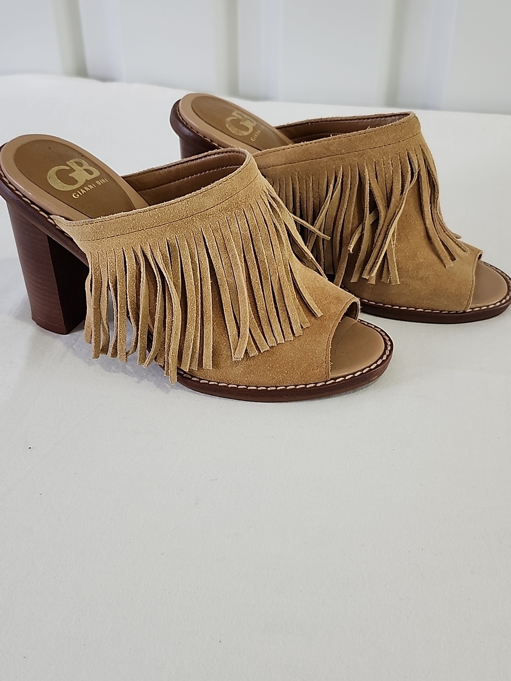 Gianni Bini Womens Road Tripz Tan Fringe Suede Block Heel Mules Size 5.5 - Picture 2 of 8